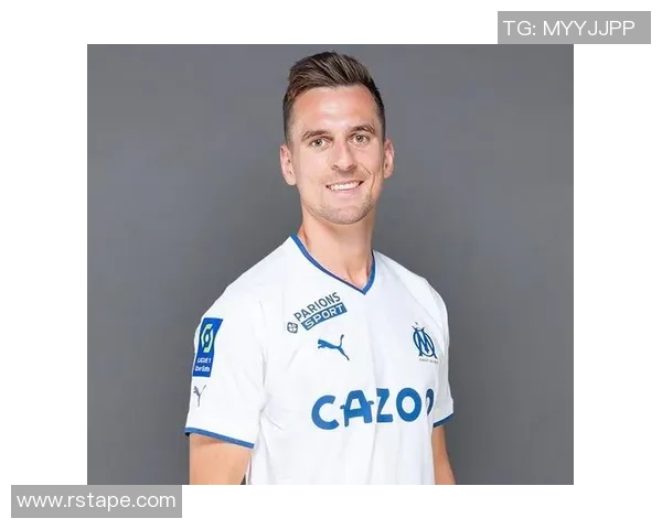 莱奥的成长之路：从少年天才到足球巨星的辉煌历程