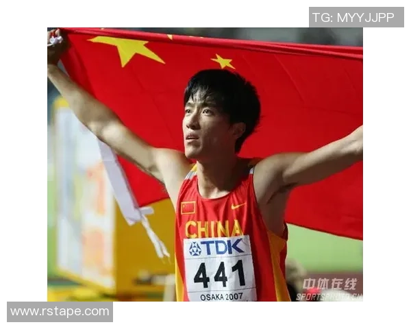 篮球明星华清池的传奇之路与成长故事揭秘